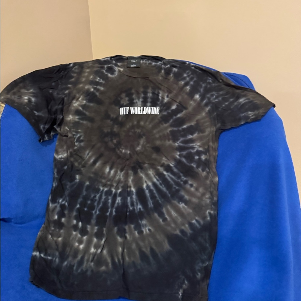 HUF Worldwide Men’s Tie-Dye Graphic T-Shirt